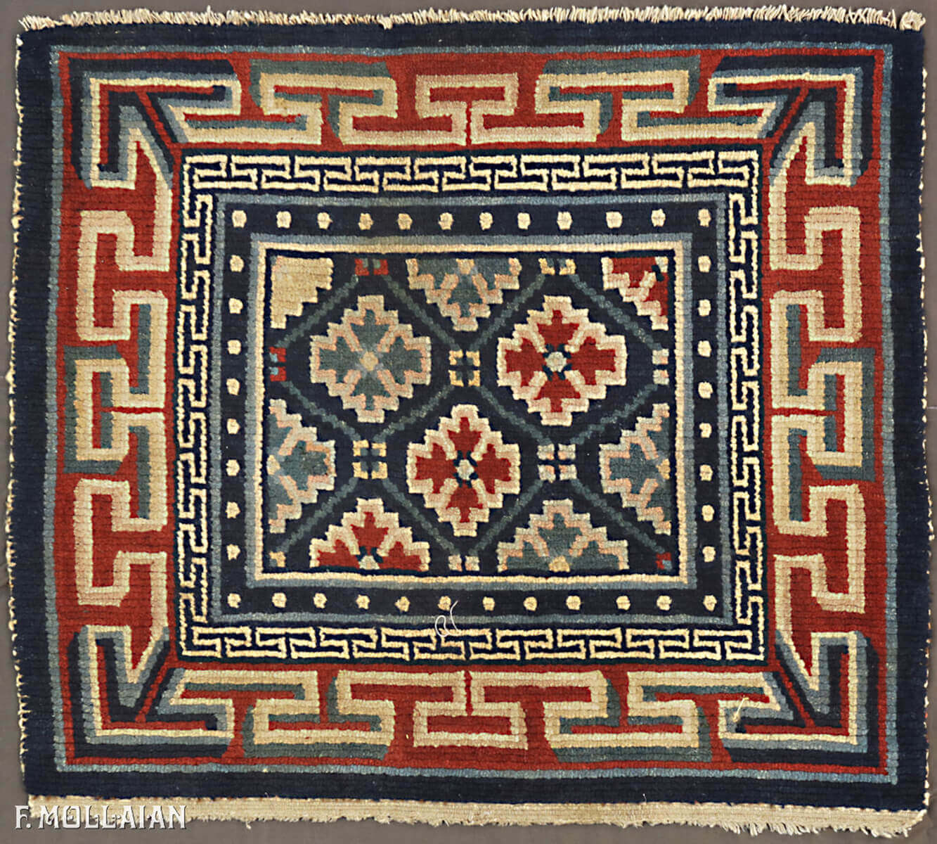 Antique Tibetan Rug n°:67536945